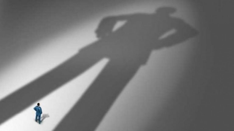 Hubris Sendromu Nedir? 7 Hubris Sendromu Nedir? Belirtileri, Tedavi Yöntemleri Nelerdir?