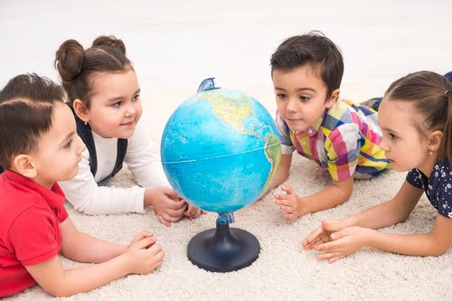 İki Dilli (Bilingual) Çocuk Büyütmenin 10 Yolu 1 Sosyal-Duygusal Gelişimde İki Dilli Olmanın Yeri